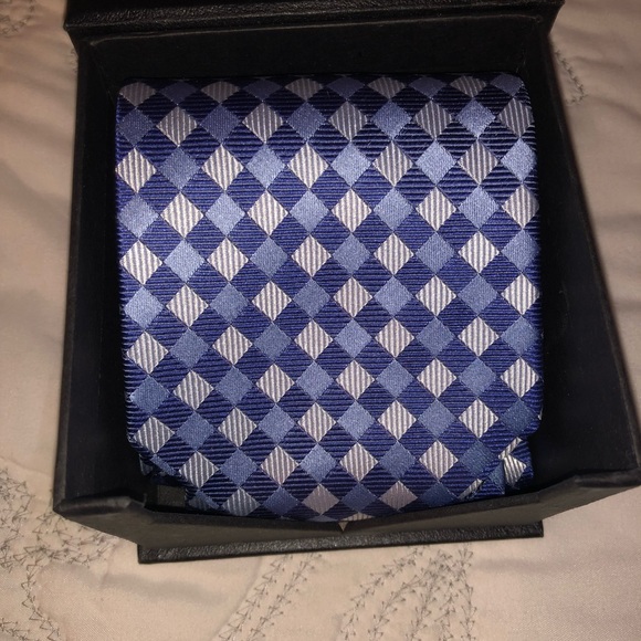 Geoffrey Beene dark blue checker tie - Picture 2 of 2